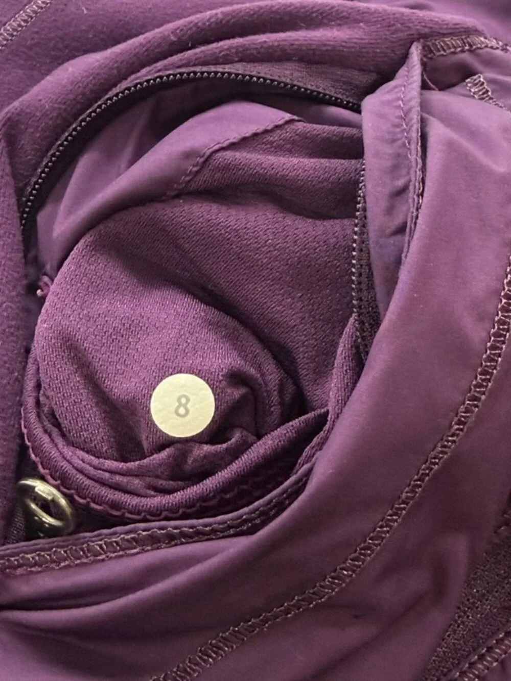 Lululemon Womens Rush Hour Jacket Stowable Hood Thumbhole Darkest Magenta Size 8